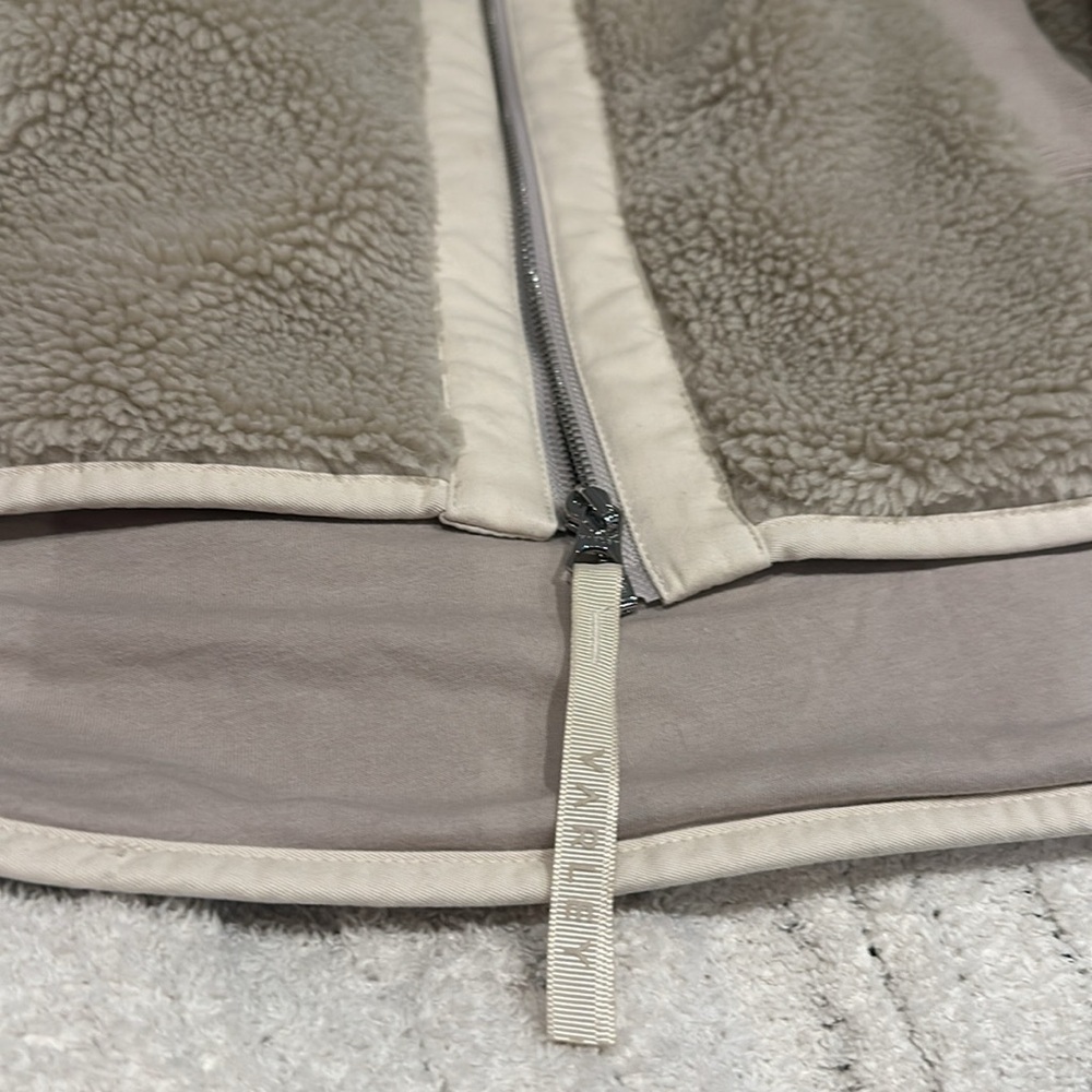 NWOT Varley Myla Zip Through Teddy Beige and Cream Sherpa Jacket - Picture 5 of 11